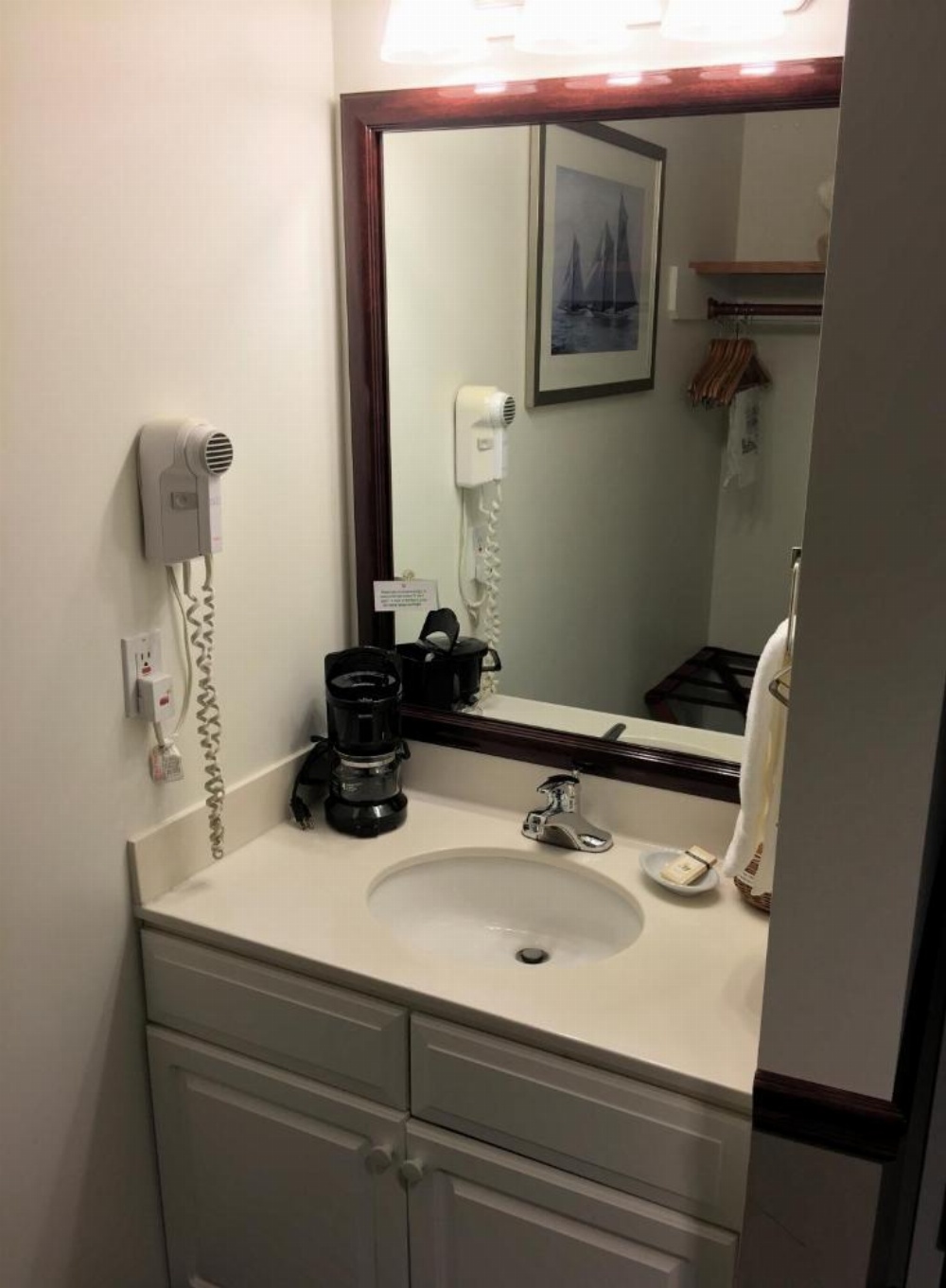 Camden Riverhouse Hotel and Inn Image 39